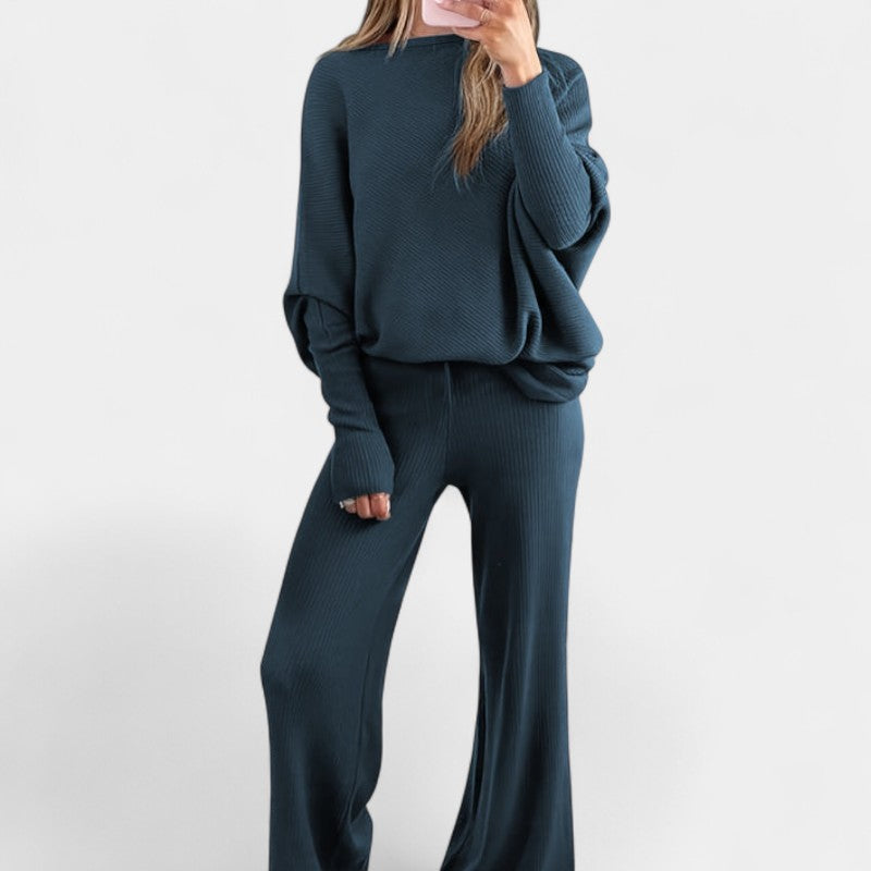 Gleame.-Outfit sets-Gleame Dames Set – Comfortabele set met off-shoulder trui en wijde broek