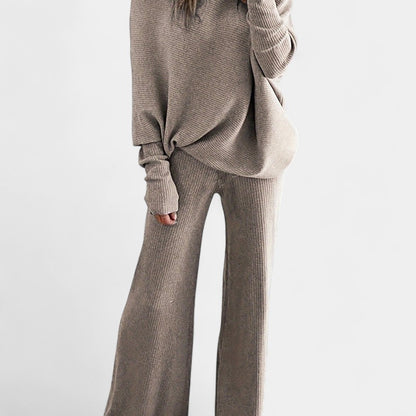 Gleame.-Outfit sets-Gleame Dames Set – Comfortabele set met off-shoulder trui en wijde broek