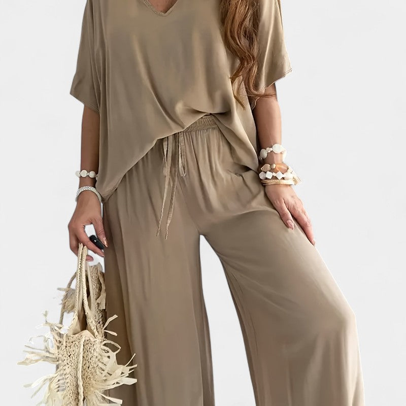 Gleame.-Outfit sets-Gleame Outfitset - Casual set met half mouw V-hals top en wijde broek