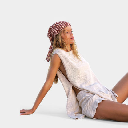 Gleame.-Outfit sets-Gleame Top - Gebreide set met mouwloos ontwerp en hoge split