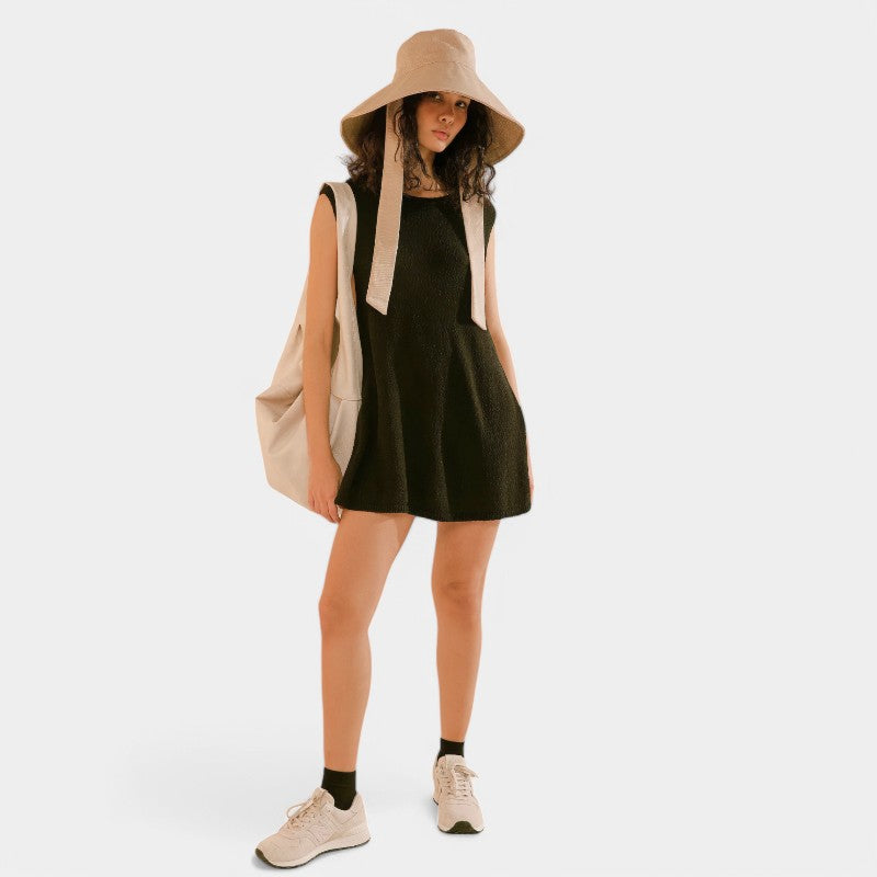 Gleame.-Outfit sets-Gleame Top - Gebreide set met mouwloos ontwerp en hoge split