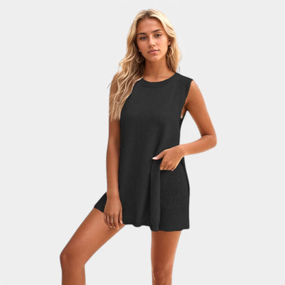 Gleame.-Outfit sets-Gleame Top - Gebreide set met mouwloos ontwerp en hoge split