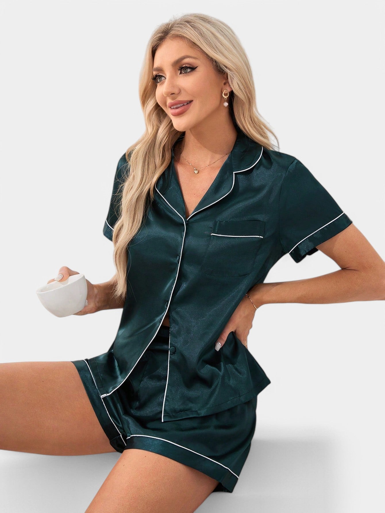 Gleame.-Pyjama-Gleame Pyjama set - Comfortabele satijnen pyjama met kort broekje