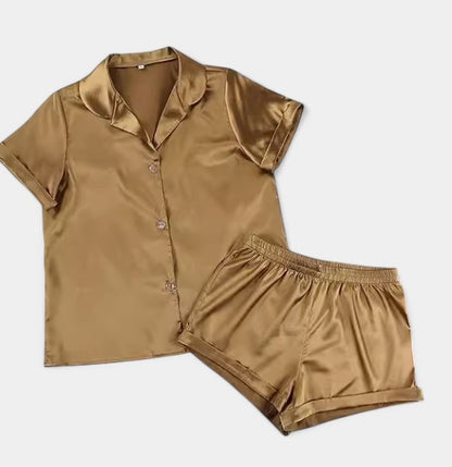 Gleame.-Pyjama-Gleame Pyjama set - Comfortabele satijnen pyjama met kort broekje