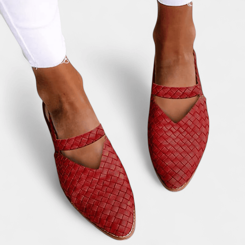 Gleame.-Sandals-Gleame Sandalen - Platte sandalen met puntige neus en hielband