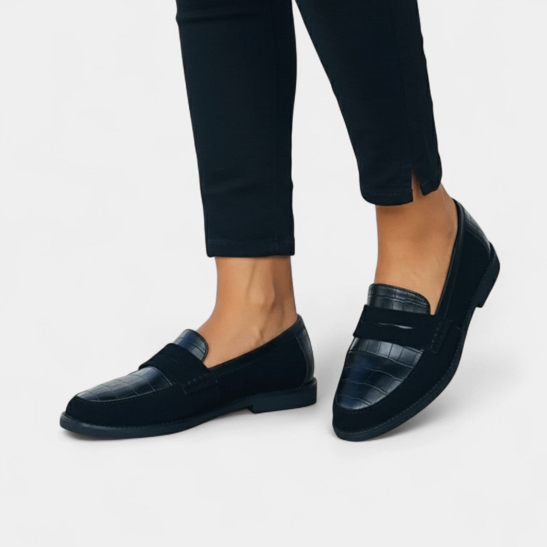 Gleame.-Schoenen-Gleame | Dames loafers met krokodillenprint en lage hak