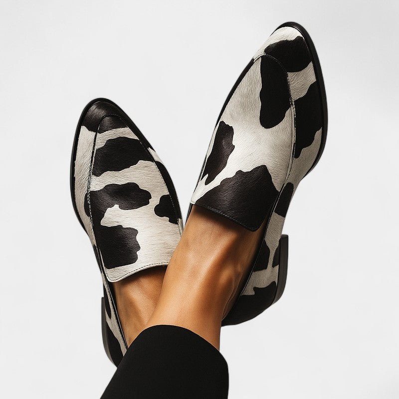 Gleame.-Schoenen-Gleame Damesschoenen - Elegante loafers met opvallend dessin en spitse neus
