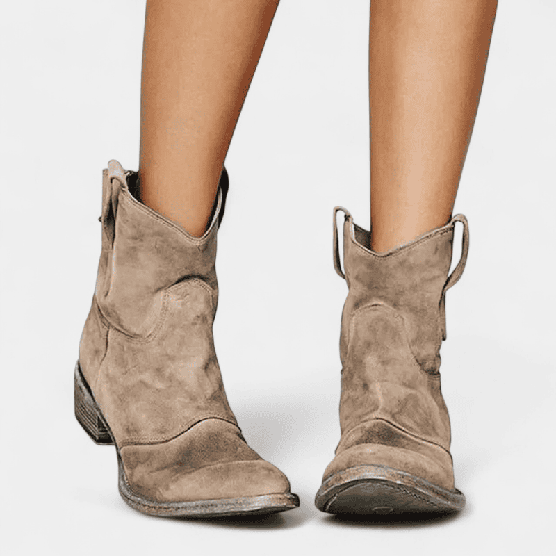 Gleame.-Shoes-Gleame Laarzen - Western cowboy enkellaarsjes van suède met lage hak