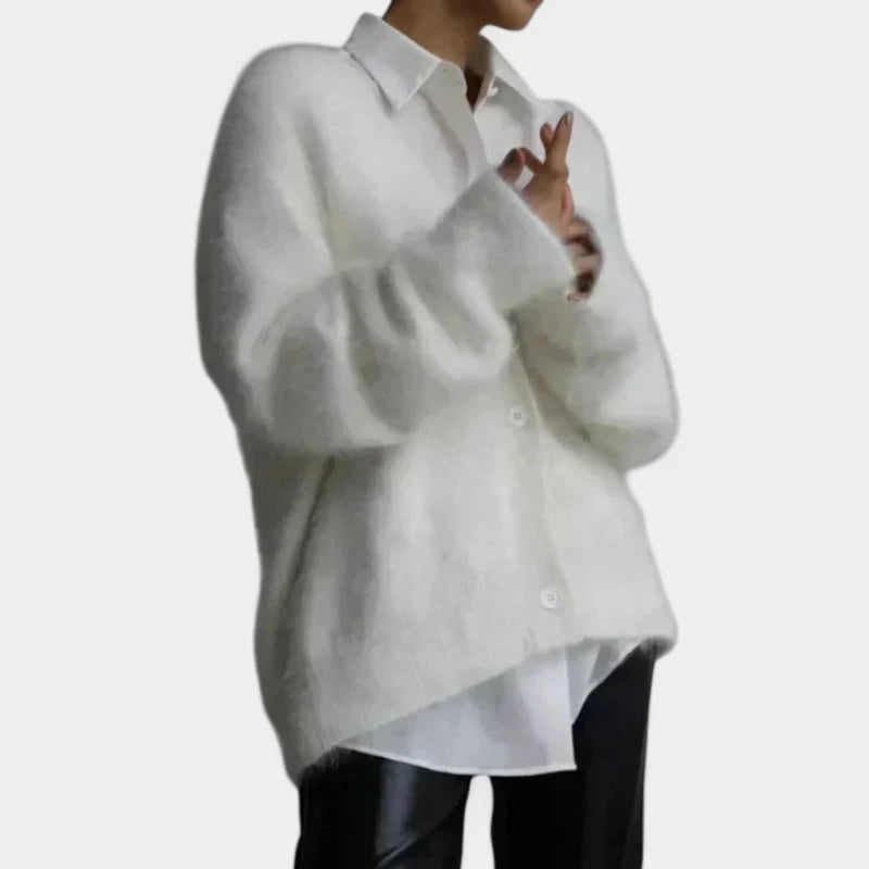 Gleame.-Truien &amp; Vesten-Gleame Vest – Damescardigan van wol met knopen en oversized pasvorm