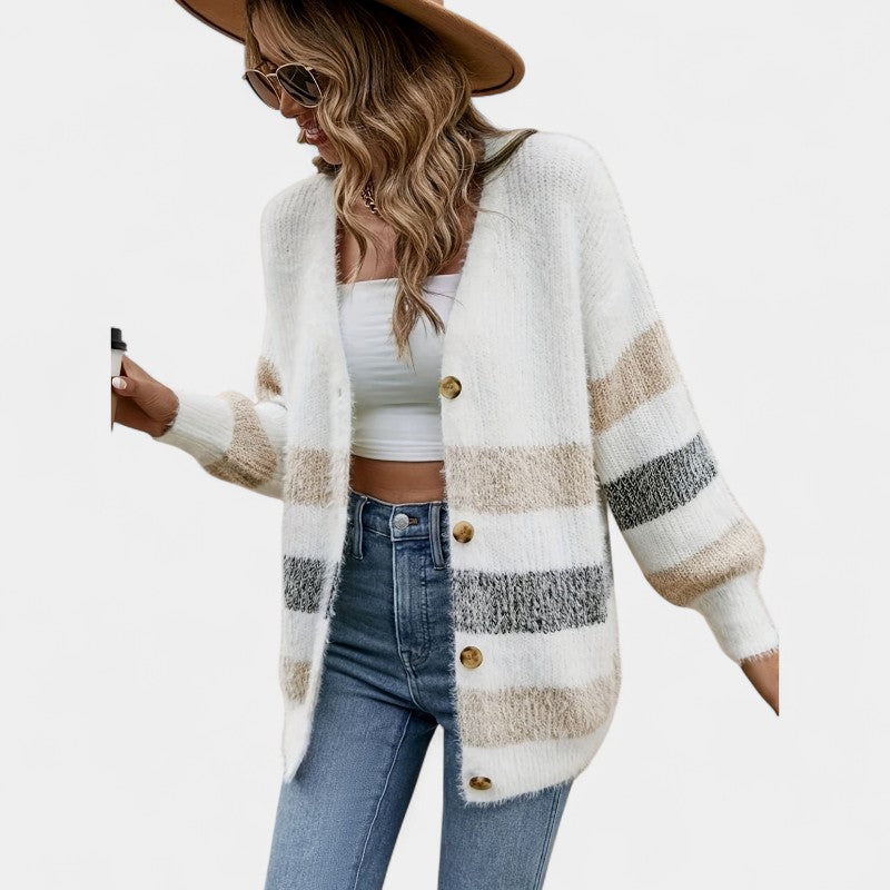 Gleame.-Truien & Vesten-Gleame trui - casual damestrui met knopen en diepe V-hals