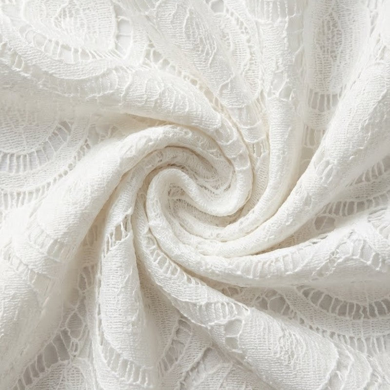 Gleame | Dames Midi Jurk van Kant met Hoge Hals en Elegante Pasvorm