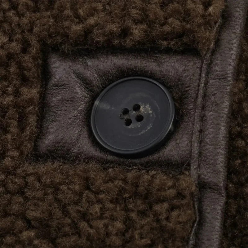 Gleame | Dames teddy jas met knopen en opgestikte zakken