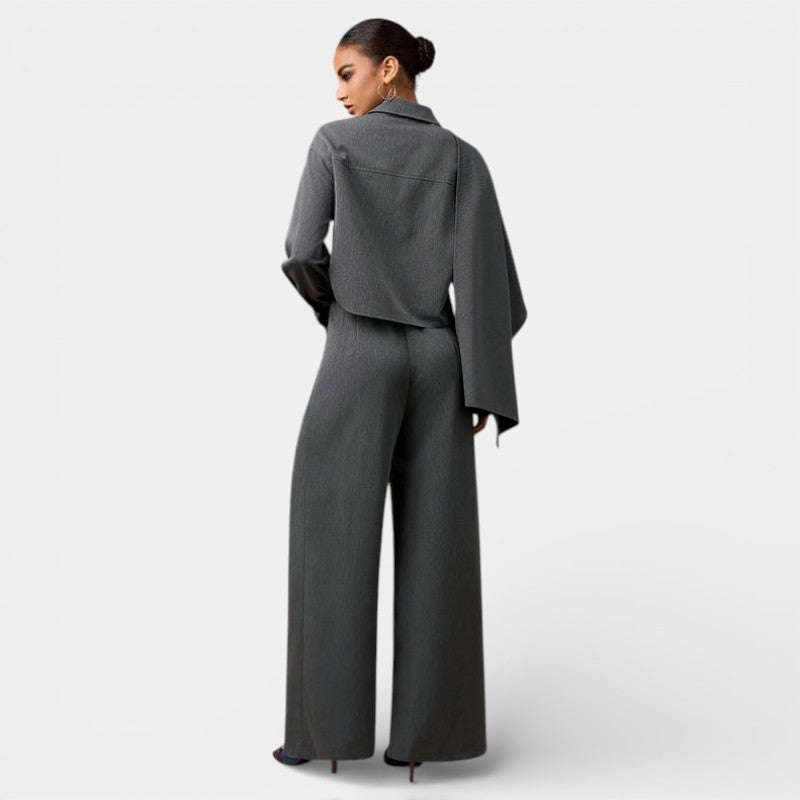 Gleame | Dames Tweedelige Pak Set Met Cape Mouwen En Hoge Taille